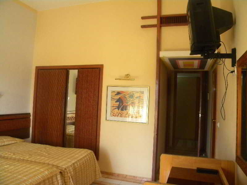 Sidi Harazem Hotel Exterior photo