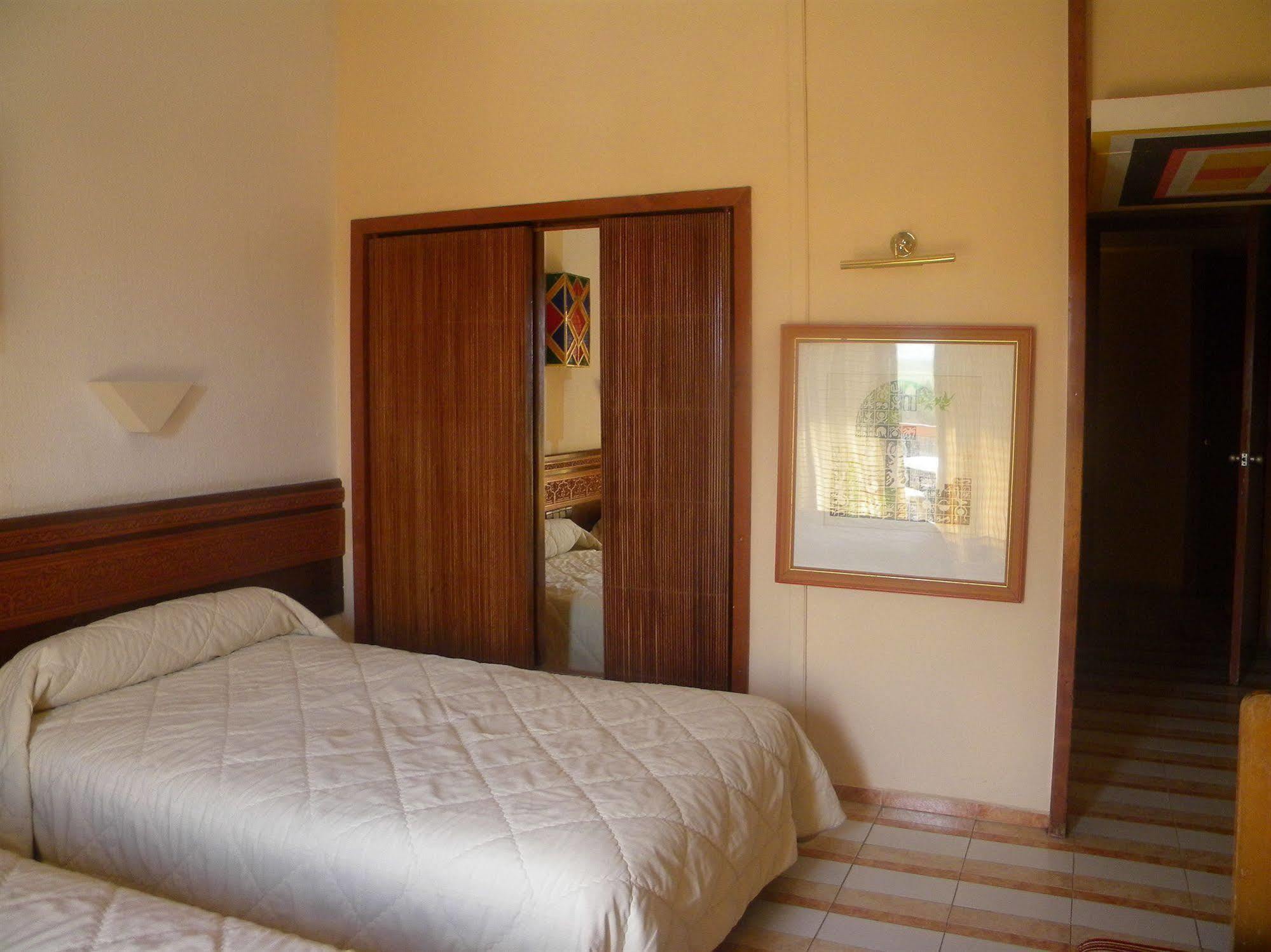 Sidi Harazem Hotel Exterior photo